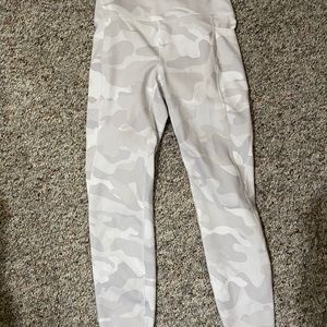 NWOT high waisted camouflage leggings!